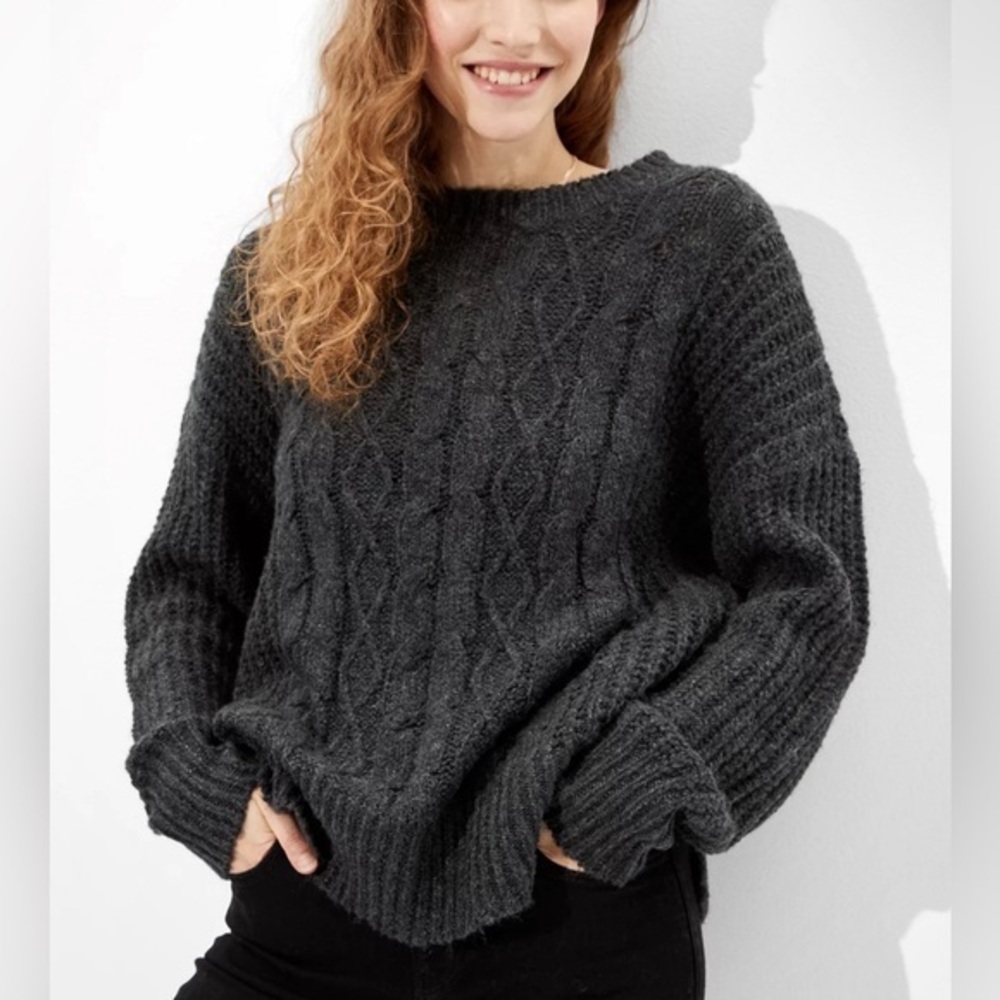 American Eagle Knit Sweater Women’s M Gray Crewneck Cable Knit Pullover